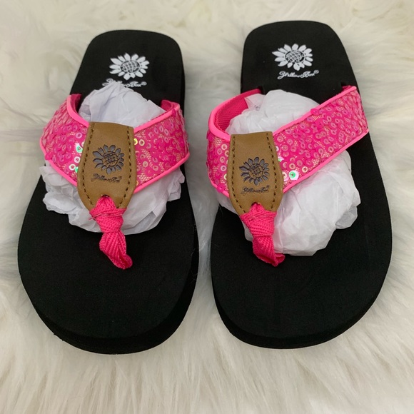 childrens yellow box flip flops